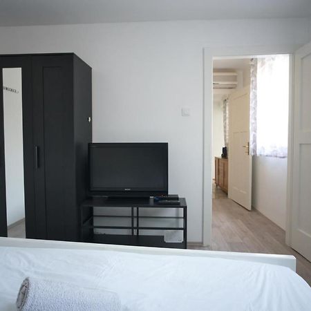 Apartment Fly Split Bagian luar foto