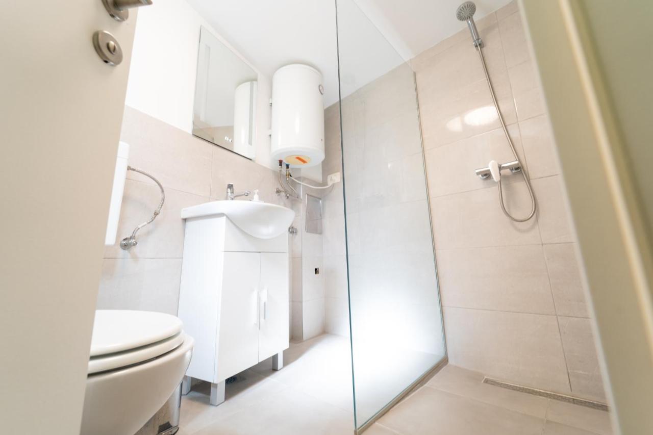 Apartment Fly Split Bagian luar foto