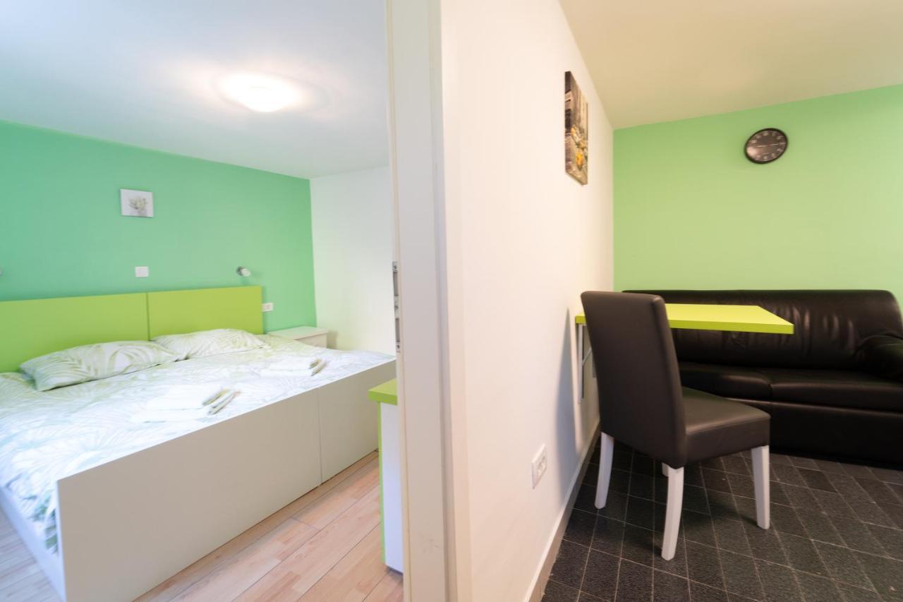Apartment Fly Split Bagian luar foto