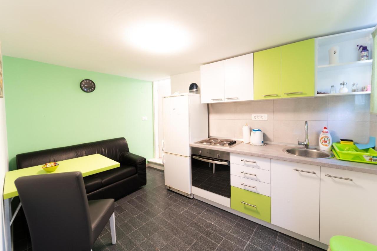 Apartment Fly Split Bagian luar foto