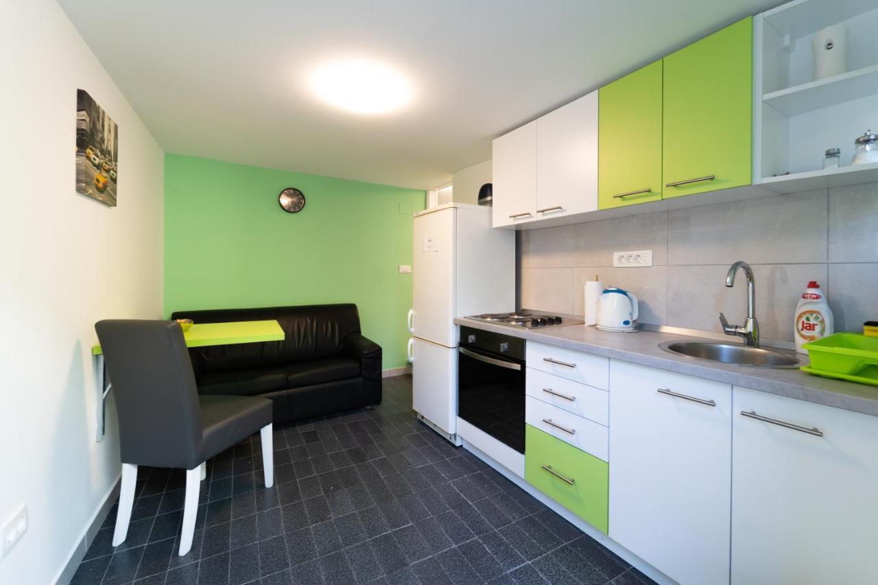 Apartment Fly Split Bagian luar foto