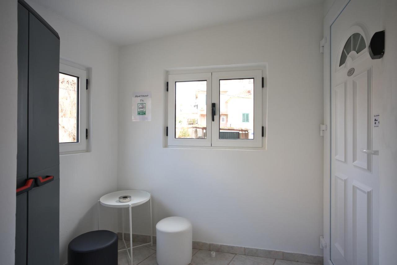 Apartment Fly Split Bagian luar foto